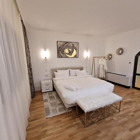 Apartamento Rokebea Luxury Braşov Exterior foto