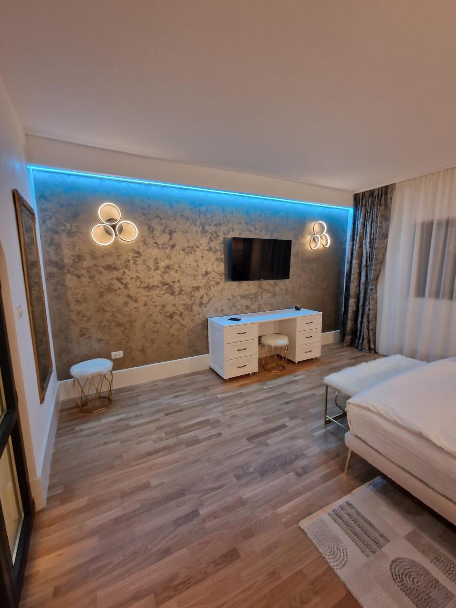 Apartamento Rokebea Luxury Braşov Exterior foto