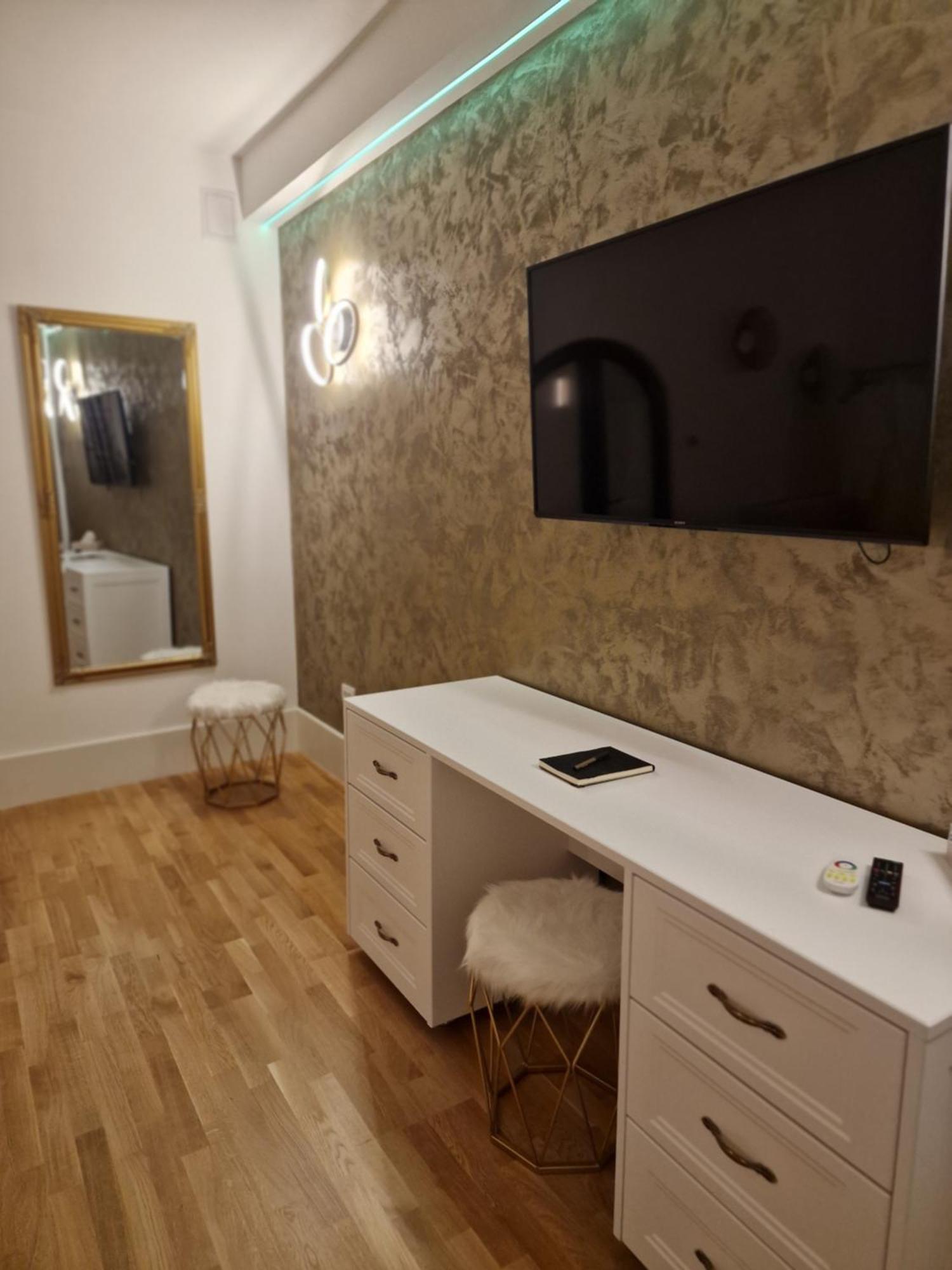 Apartamento Rokebea Luxury Braşov Exterior foto
